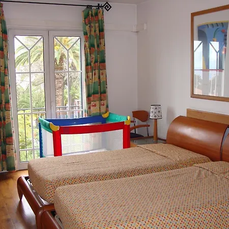 Turisticos Avenue Park פונשל